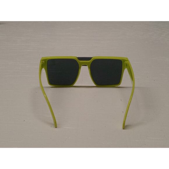 FENG Lime Green Frame Black Lense Sunglasses Unisex Never Worn Great Condition - Picture 4 of 4